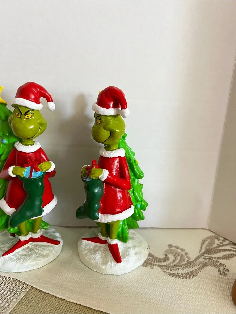 Lot of 5 The Grinch Christmas Figurine Dr Seuss Santa 6.5